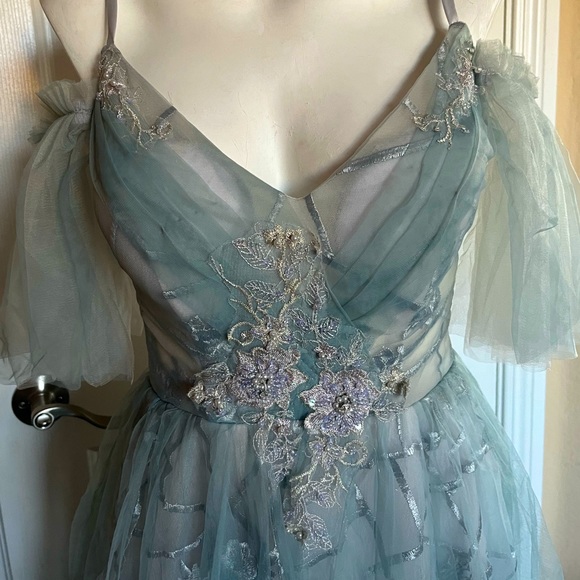 Prom dress - Picture 3 of 5